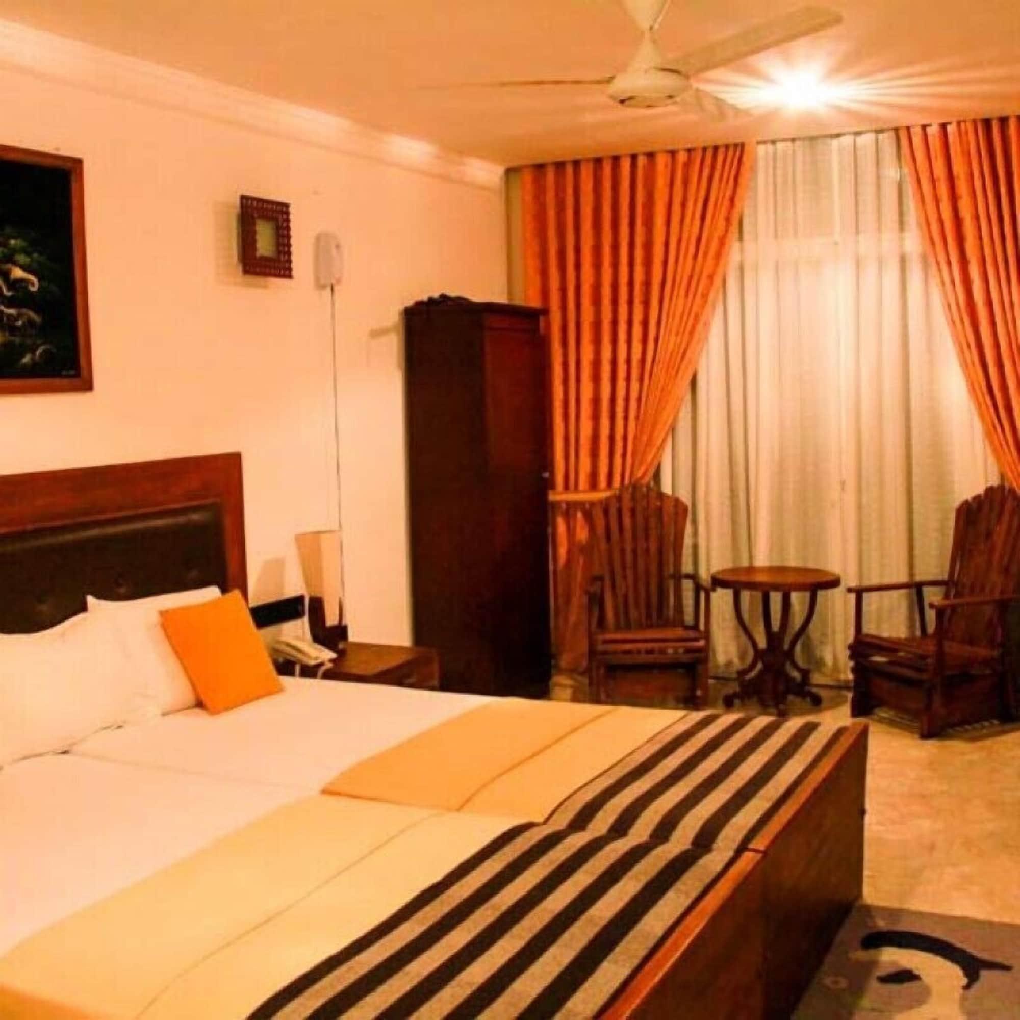 Ceylan Lodge Anuradhapura Bagian luar foto