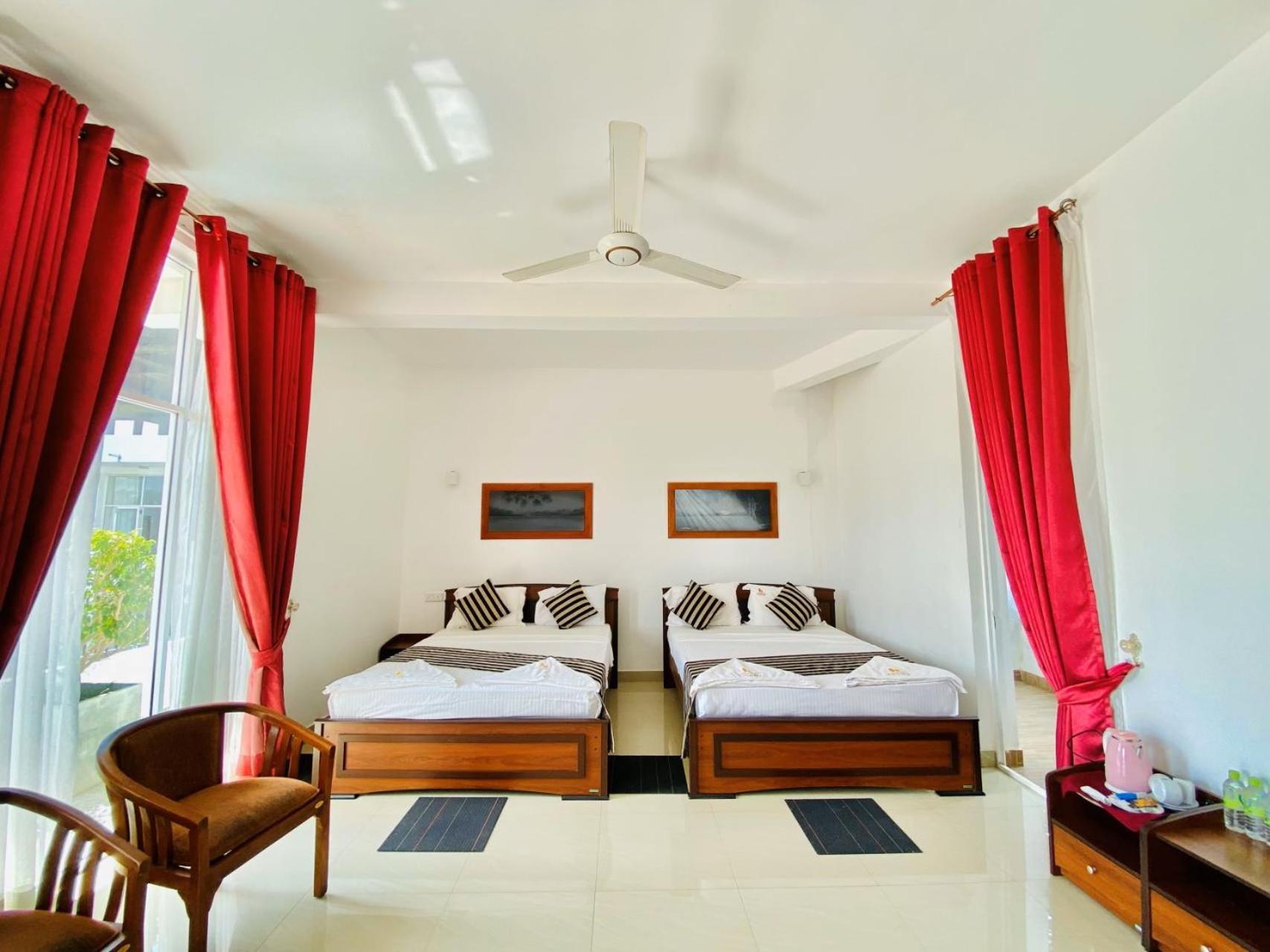 Ceylan Lodge Anuradhapura Bagian luar foto