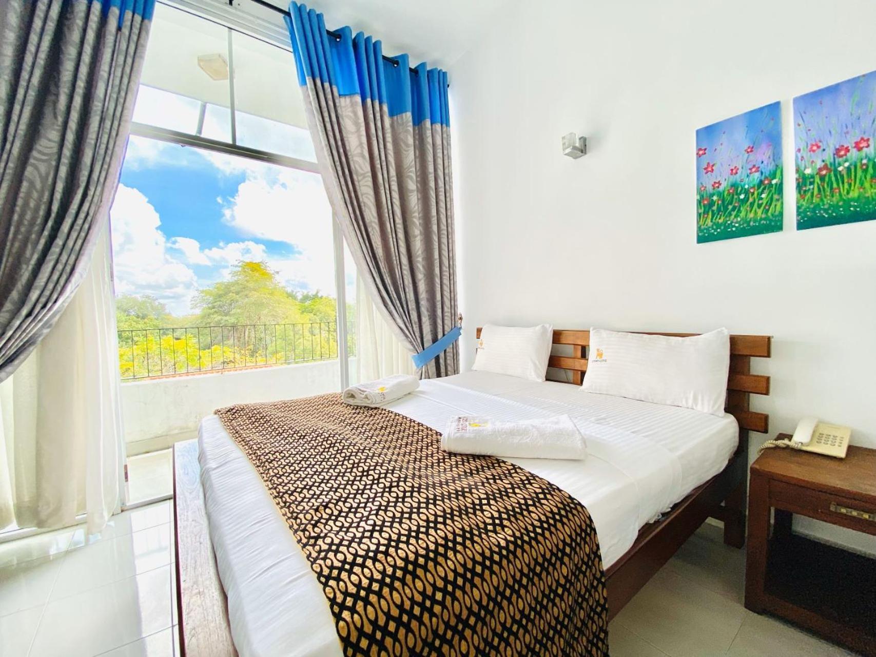 Ceylan Lodge Anuradhapura Bagian luar foto