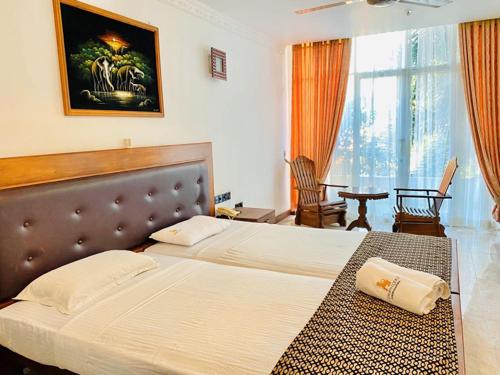 Ceylan Lodge Anuradhapura Bagian luar foto